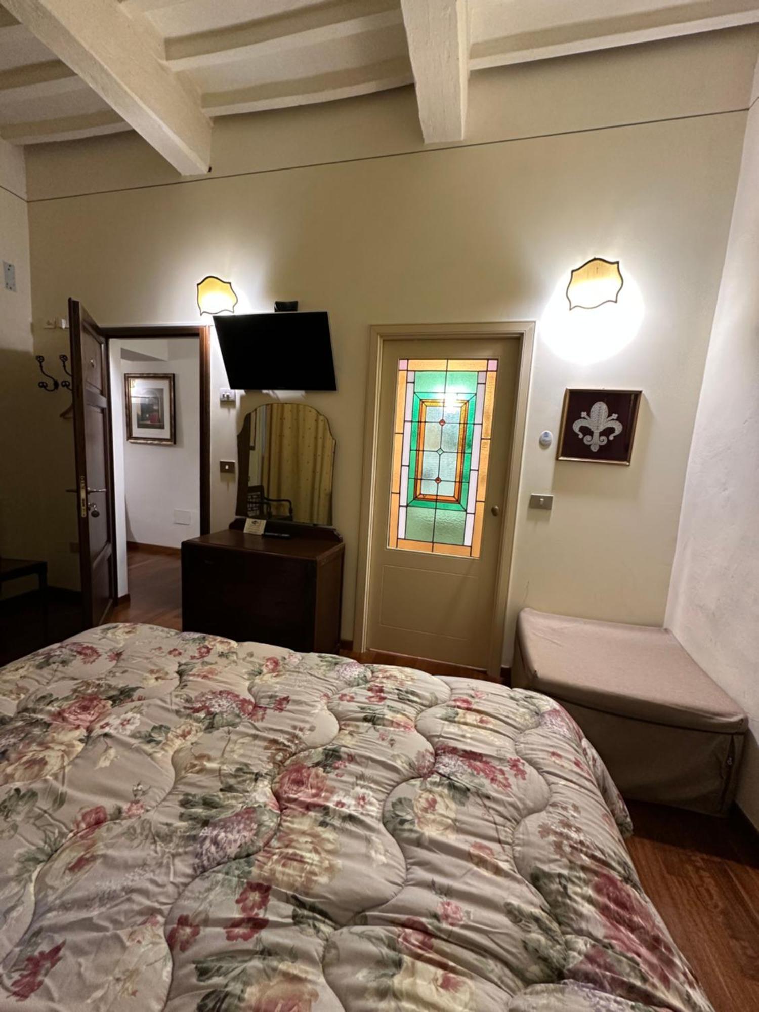 サンセポルクロ ロカンダ グイディ Bed & Breakfast エクステリア 写真